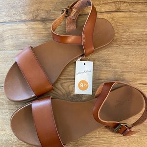 Universal Thread Nyla sandals 9 1/2. NWT